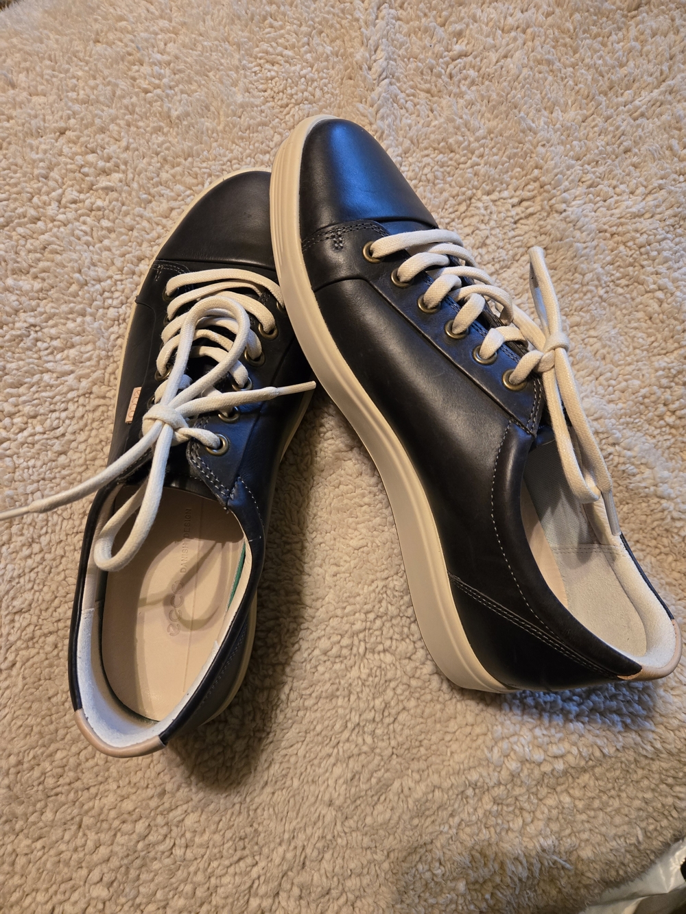 Ecco Women's Black/Carbon Grey Leather Sneakers with Cream Laces